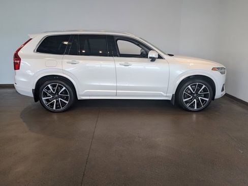 Used 2021 Volvo XC90 T6 Momentum w/ Climate Package image 6