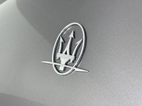Used 2017 Maserati Levante w/ Luxury Package AWD/4WD image 26