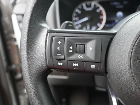 Used 2024 Nissan Rogue S FWD image 18