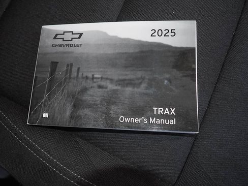 Certified 2025 Chevrolet Trax RS w/ Driver Confidence Package image 40