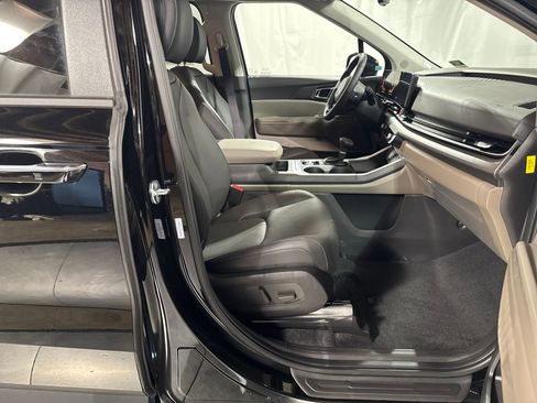 New 2026 Kia Carnival EX FWD image 30