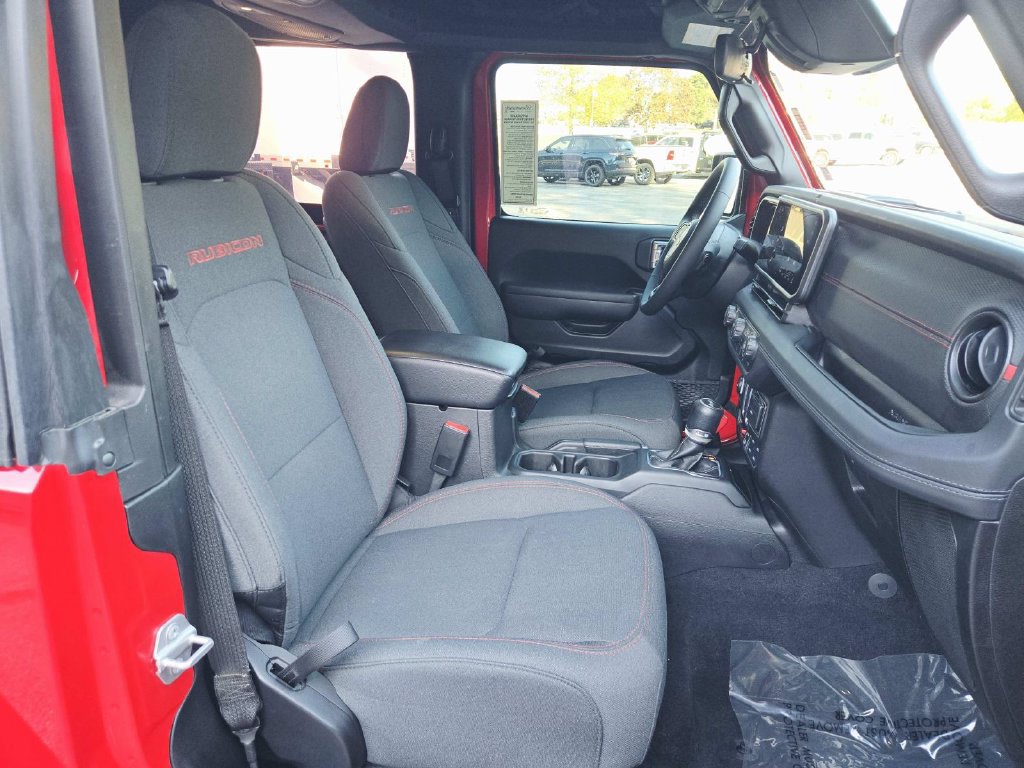 Used 2026 Jeep Wrangler Rubicon AWD/4WD image 17