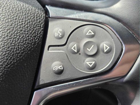 Used 2023 Chevrolet Traverse LT FWD image 29
