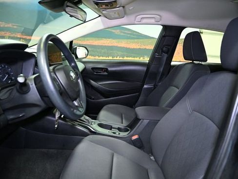 Used 2023 Toyota Corolla LE image 19