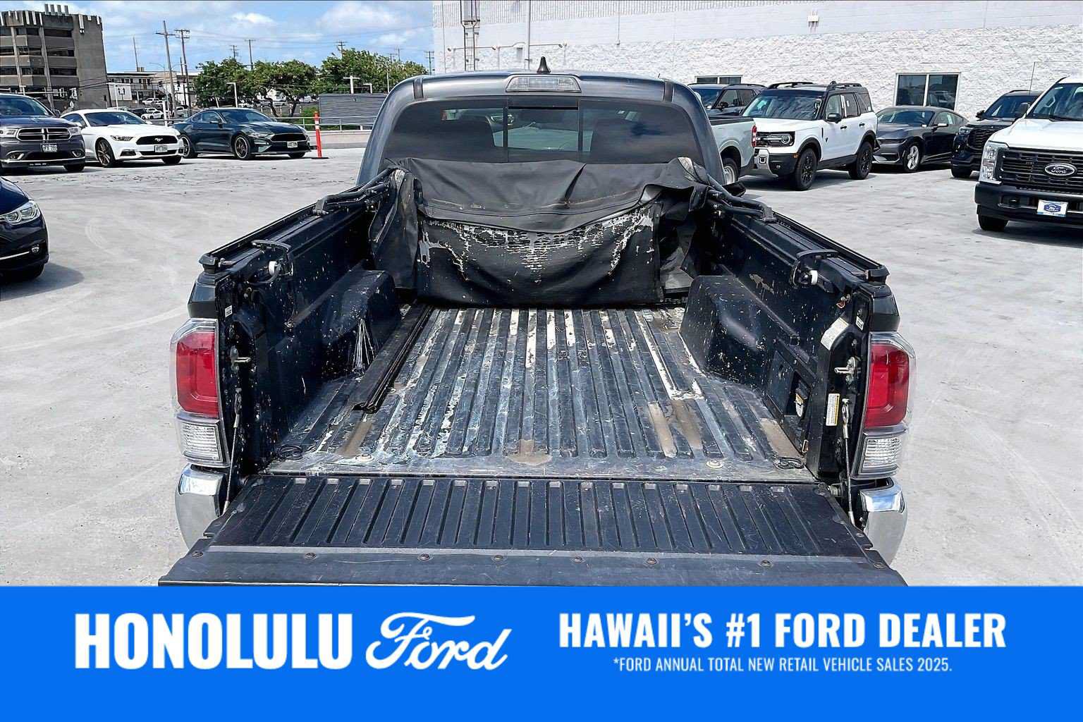Used 2020 Toyota Tacoma TRD Off-Road AWD/4WD image 18