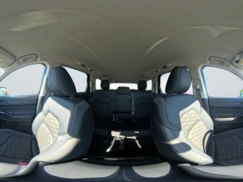 New 2025 Nissan Pathfinder SV image 12