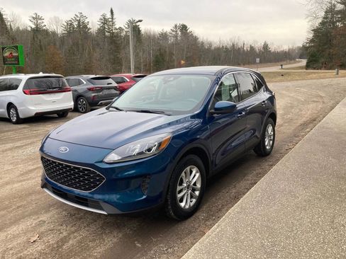 Used 2020 Ford Escape SE image 4
