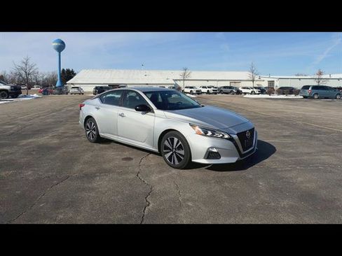 Used 2021 Nissan Altima 2.5 SV image 3