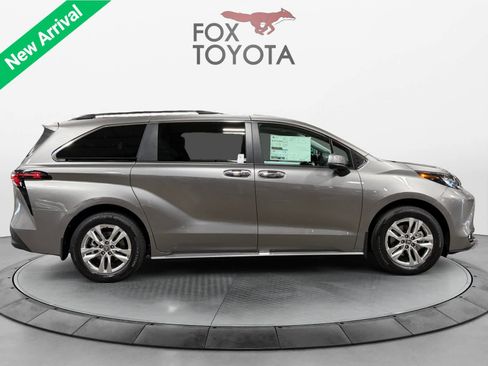 New 2026 Toyota Sienna XLE AWD/4WD image 6