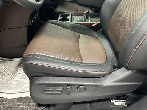 Used 2025 Honda Odyssey Elite image 13