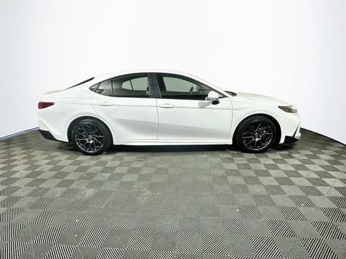 Used 2025 Toyota Camry SE w/ Convenience Package FWD image 9
