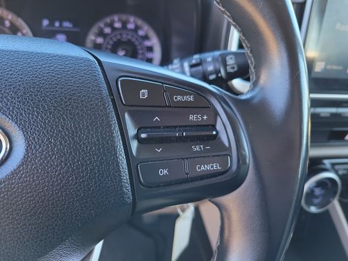 Used 2021 Hyundai Venue SEL image 14