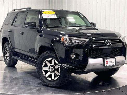 Certified 2024 Toyota 4Runner TRD Off-Road Premium AWD/4WD image 3
