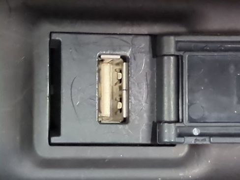 Used 2022 Toyota RAV4 XLE Premium image 23