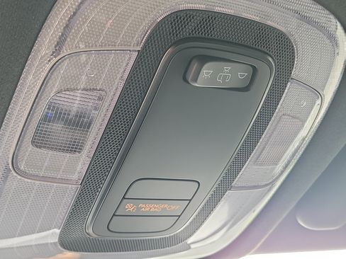 Certified 2025 Hyundai Elantra Sport image 17