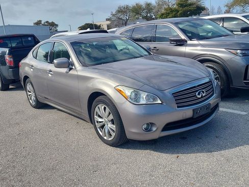 Used 2012 INFINITI M37 x w/ Deluxe Touring Pkg image 3