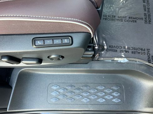 Used 2025 Volkswagen ID. Buzz Pro S RWD image 63