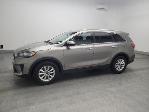Used 2019 Kia Sorento LX w/ LX Convenience Package image 2