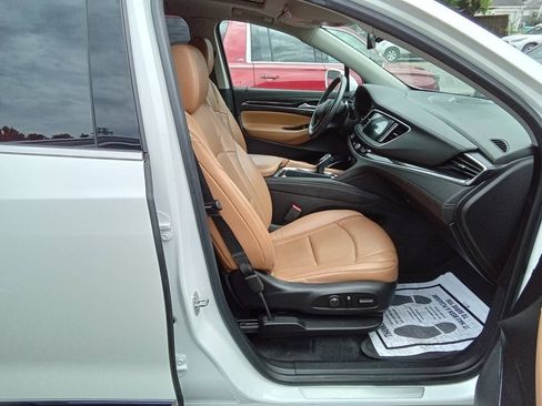Used 2018 Buick Enclave Premium w/ Experience Buick Package AWD/4WD image 4