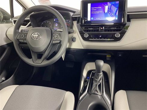 Used 2025 Toyota Corolla LE image 13