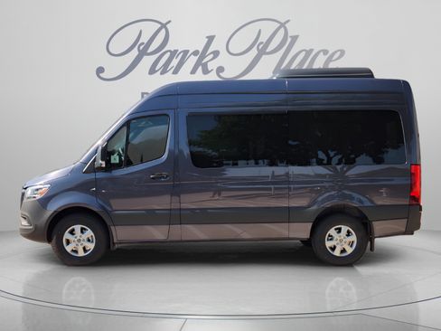 Used 2025 Mercedes-Benz Sprinter 2500 image 2