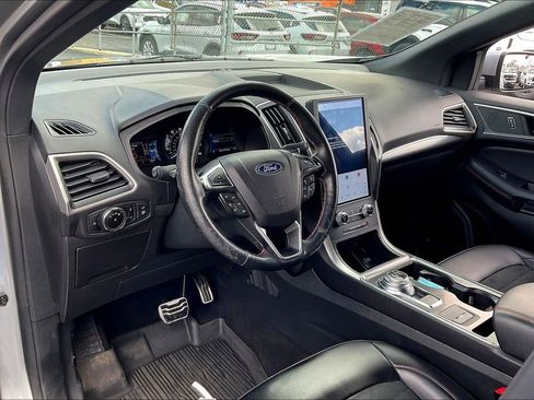 Used 2023 Ford Edge ST-Line w/ Class II Trailer Tow Package AWD/4WD image 11