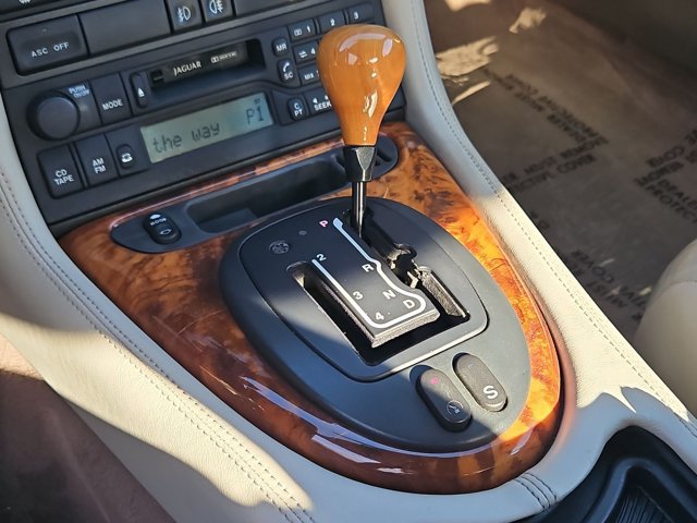 Used 1999 Jaguar XK8 Convertible RWD image 19