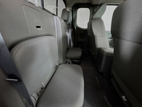 Used 2021 Nissan Frontier SV image 26