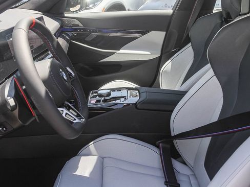 New 2027 BMW M5 w/ Executive Package AWD/4WD image 13