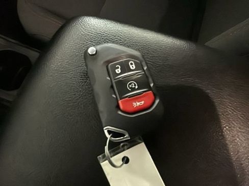 Used 2024 Jeep Wrangler Unlimited AWD/4WD image 19