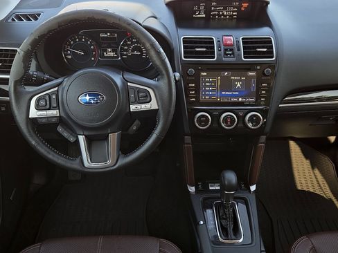 Used 2017 Subaru Forester 2.5i Touring AWD/4WD image 11