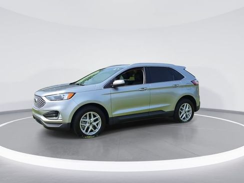 Used 2024 Ford Edge SEL w/ Convenience Package AWD/4WD image 4