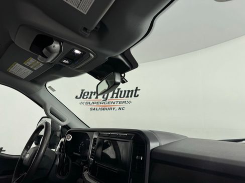 Used 2023 Ford F250 XLT w/ FX4 Off-Road Package image 24