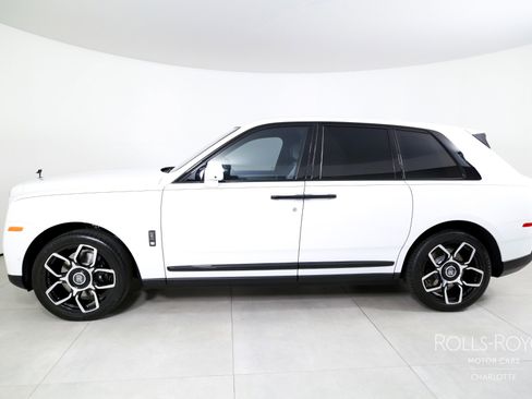 Certified 2023 Rolls-Royce Cullinan Black Badge w/ Driver's Package AWD/4WD image 3