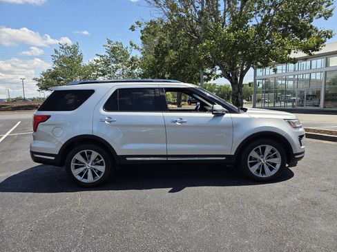 Used 2018 Ford Explorer Limited FWD image 5
