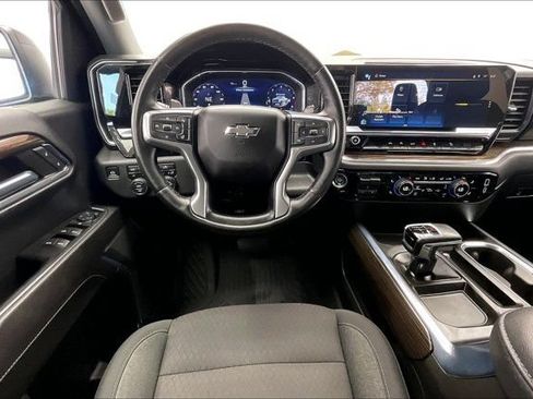 Used 2023 Chevrolet Silverado 1500 LT Trail Boss w/ Protection Package AWD/4WD image 4