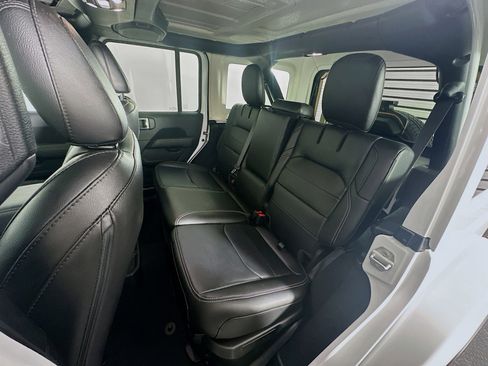 Used 2023 Jeep Wrangler Sahara w/ Cold Weather Group image 27