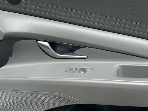 Used 2024 Hyundai Elantra SEL FWD image 19