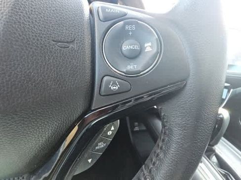 Used 2019 Honda HR-V Touring image 16