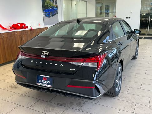 New 2026 Hyundai Elantra Limited image 8