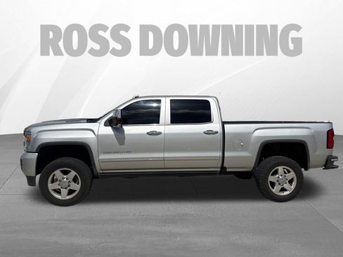 Used 2019 GMC Sierra 2500 Denali w/ Duramax Plus Package AWD/4WD image 2