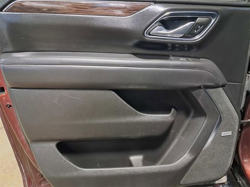 Used 2023 Chevrolet Suburban Z71 image 11