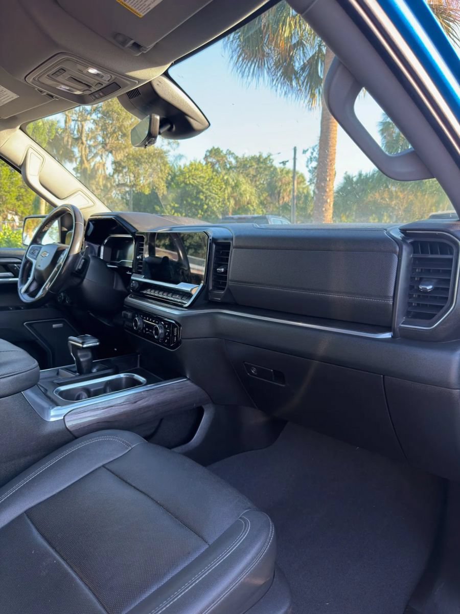 Used 2023 Chevrolet Silverado 1500 LTZ w/ Technology Package AWD/4WD image 9