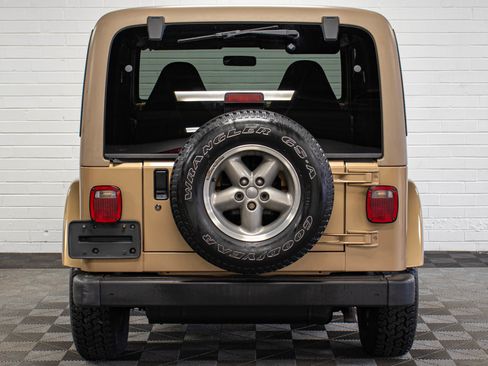 Used 1999 Jeep Wrangler Sahara AWD/4WD image 4