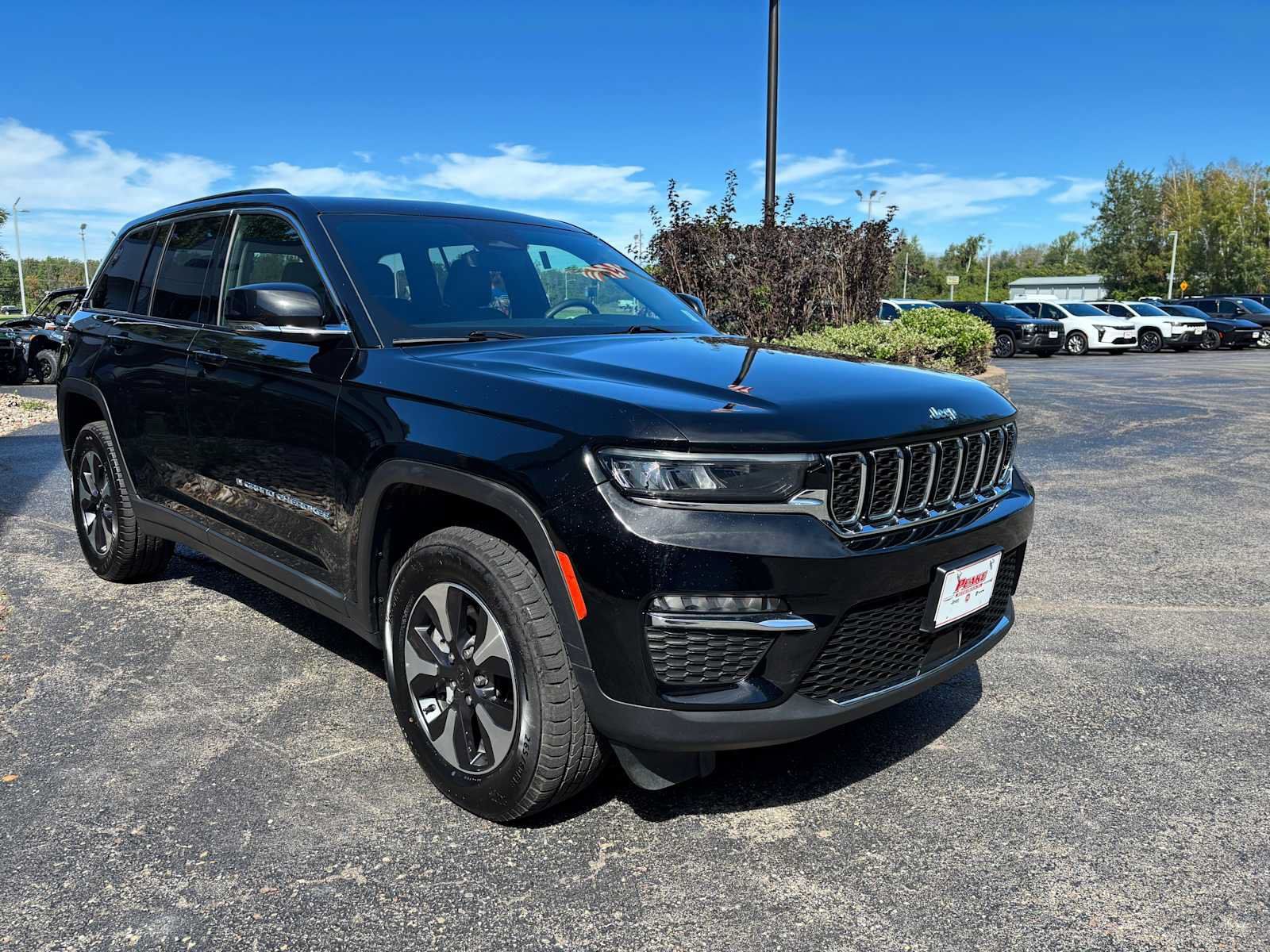 Used 2024 Jeep Grand Cherokee Limited 4xe AWD/4WD image 11