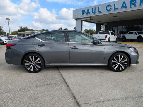 Used 2024 Nissan Altima 2.5 SR image 3