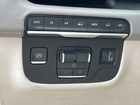 Used 2021 Cadillac Escalade ESV Sport Platinum image 28