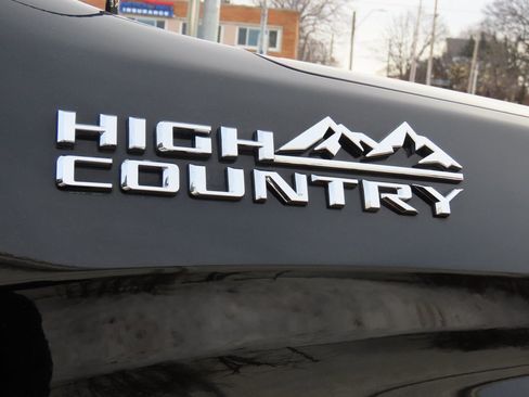 Used 2022 Chevrolet Silverado 1500 High Country image 9