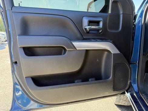 Used 2018 Chevrolet Silverado 1500 LT w/ All Star Edition image 10