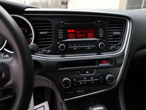 Used 2015 Kia Optima LX image 17